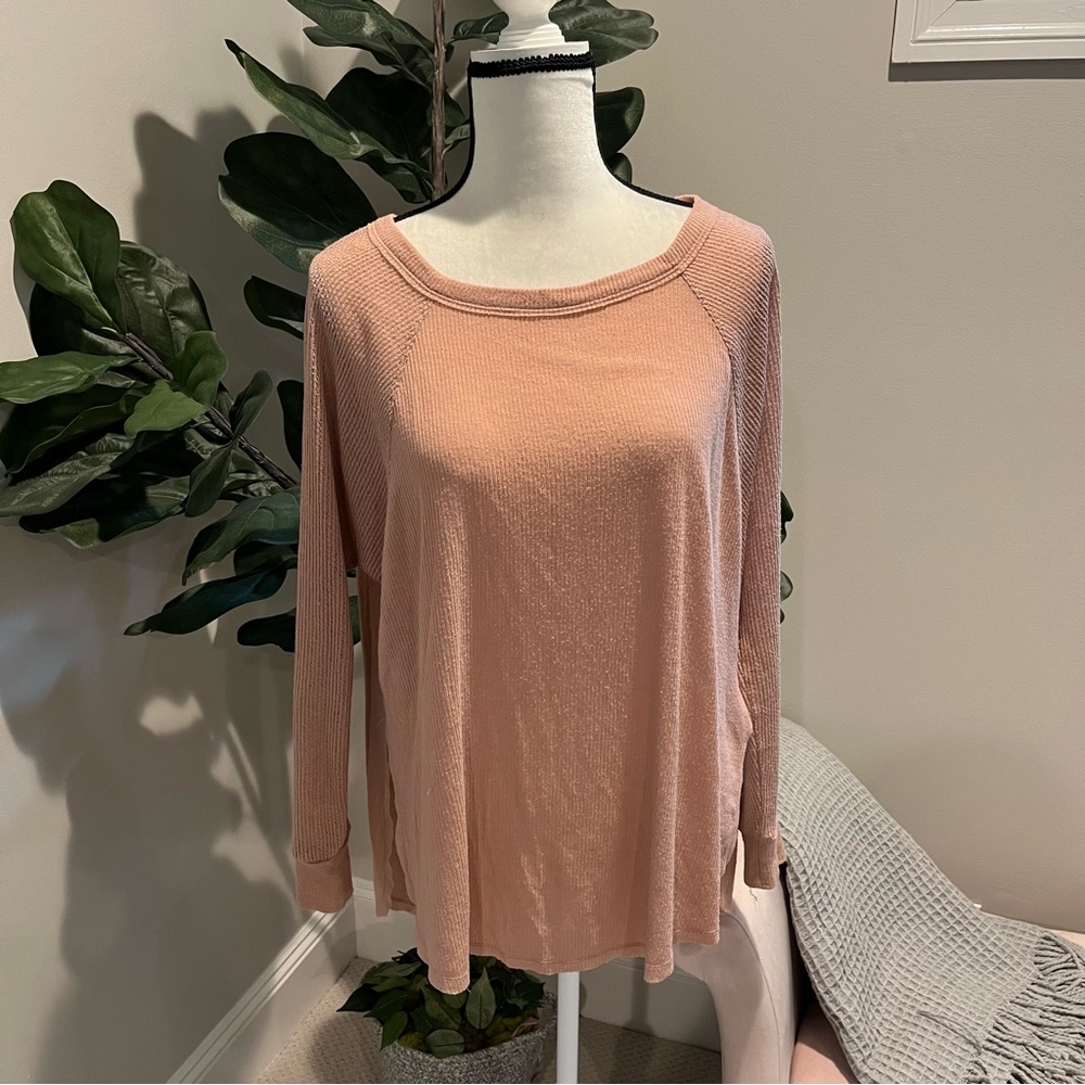 URBAN OUTFITTERS pullover pink top